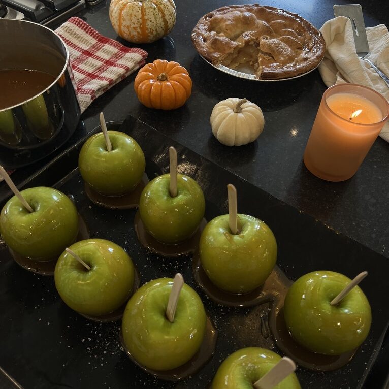 cheekys-caramel apples