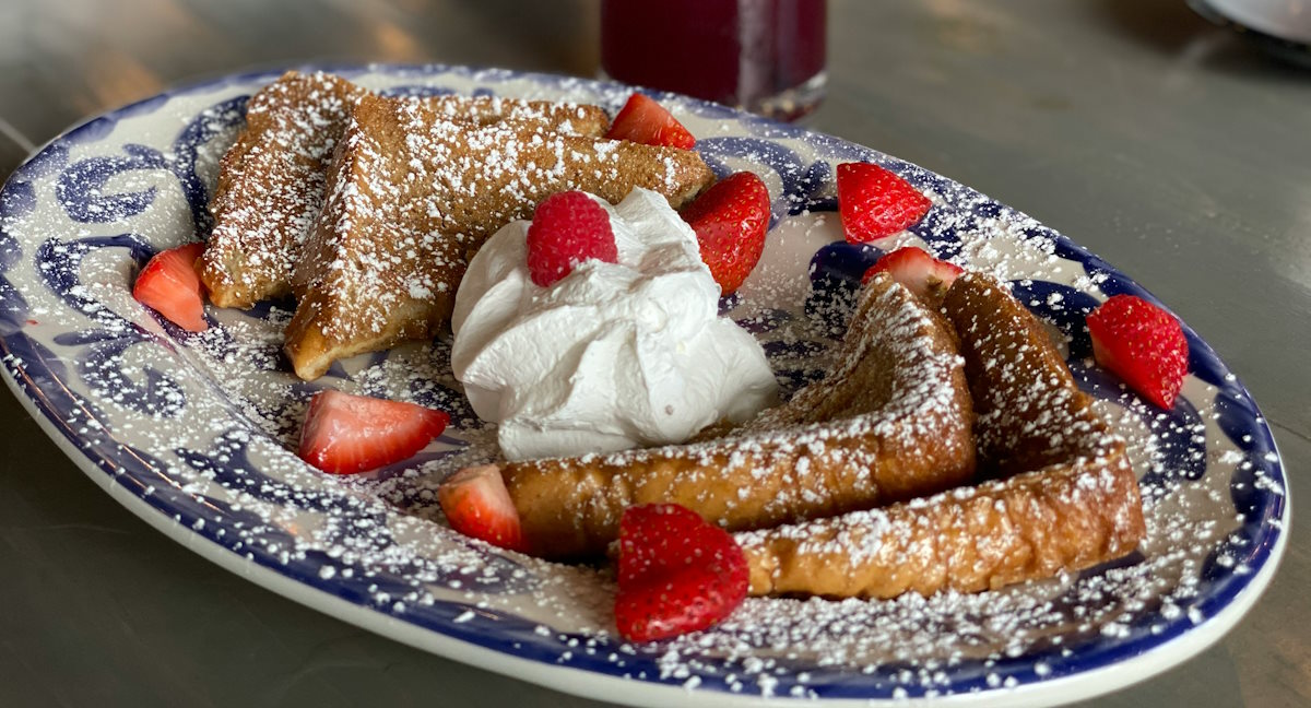 French toast with fruit